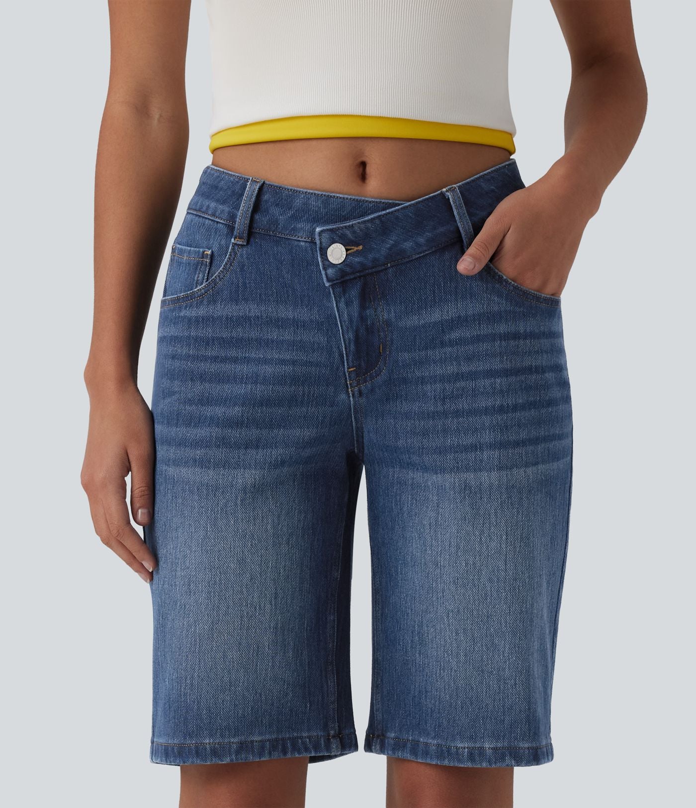 Halara Flex™ Short casual en jean asymétrique taille basse avec poches