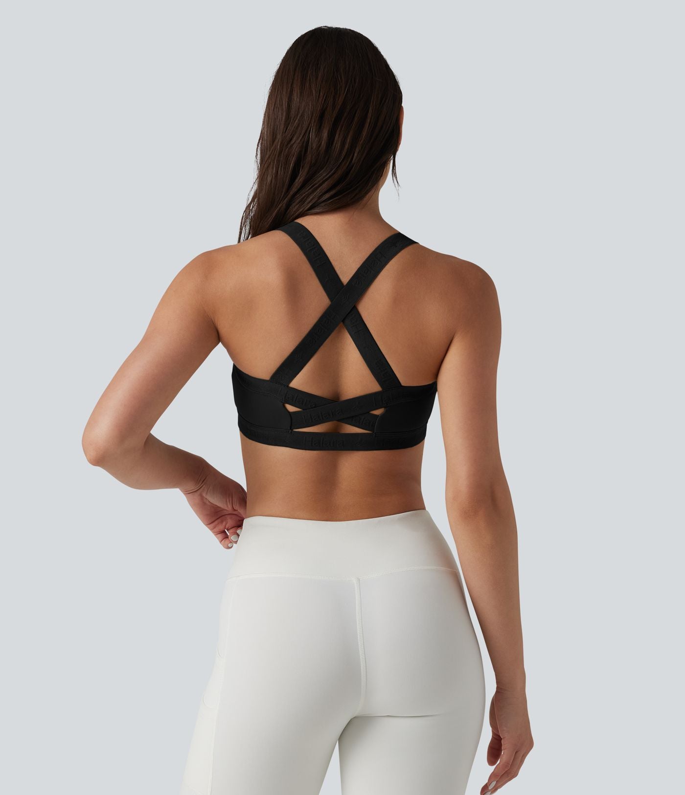 Brassière de sport effet frais InstantCool séchage rapide maintien léger avec bretelles croisées et dos nu, protection solaire UPF50+