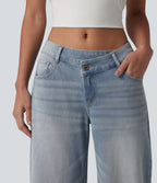 Halara Flex™ Jean large asymétrique taille basse avec bouton, fermeture éclair et poches multiples, délavé et extensible en maille