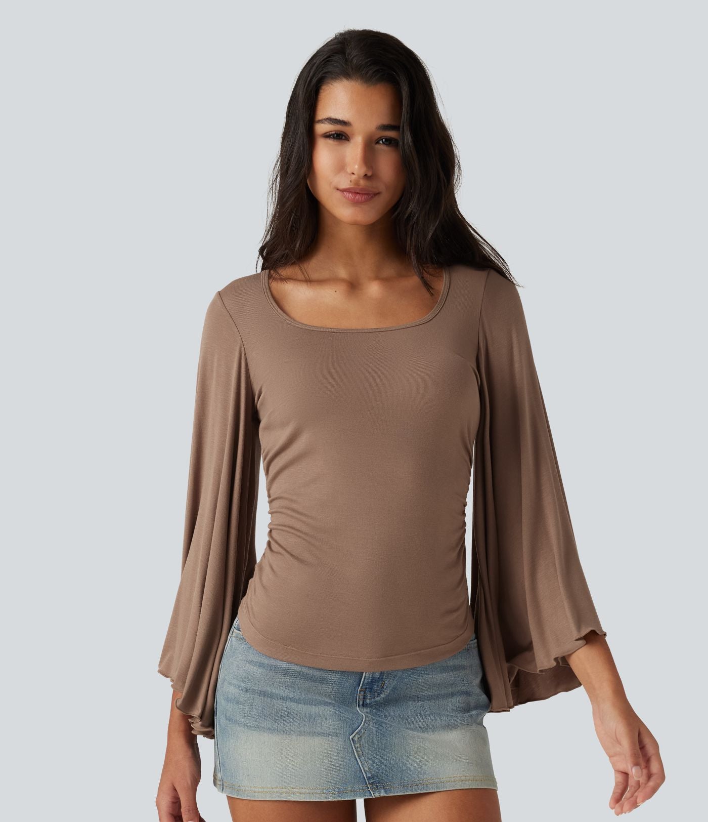 T-shirt côtelé à encolure carrée avec manches 7/8 volantées et fronces