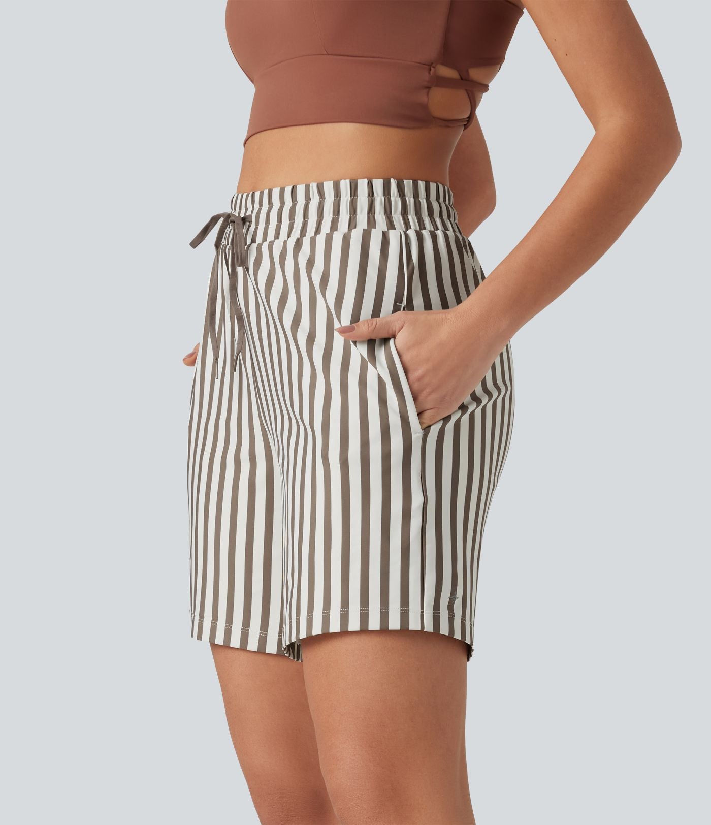Short de yoga 2 en 1 à rayures taille haute avec cordon de serrage, poches, 17,5 cm
