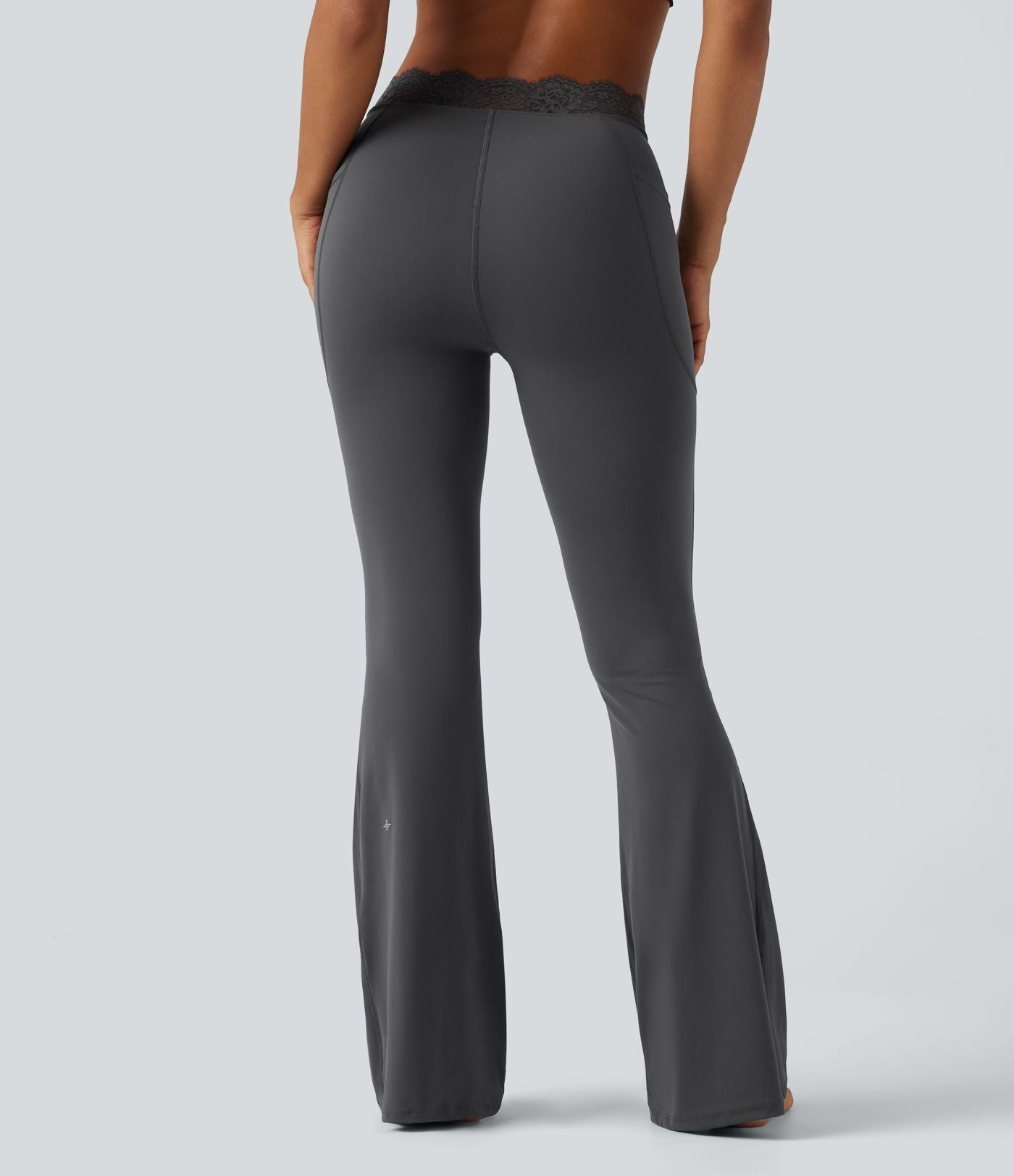 Halara UltraSculpt™ Legging évasé de yoga taille haute en V avec dentelle contrastée et poches