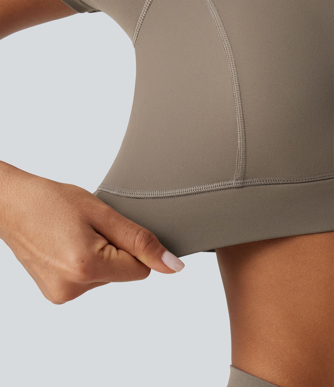 Crop top col V manches courtes Halara UltraSculpt™, base croisée et coussinets amovibles