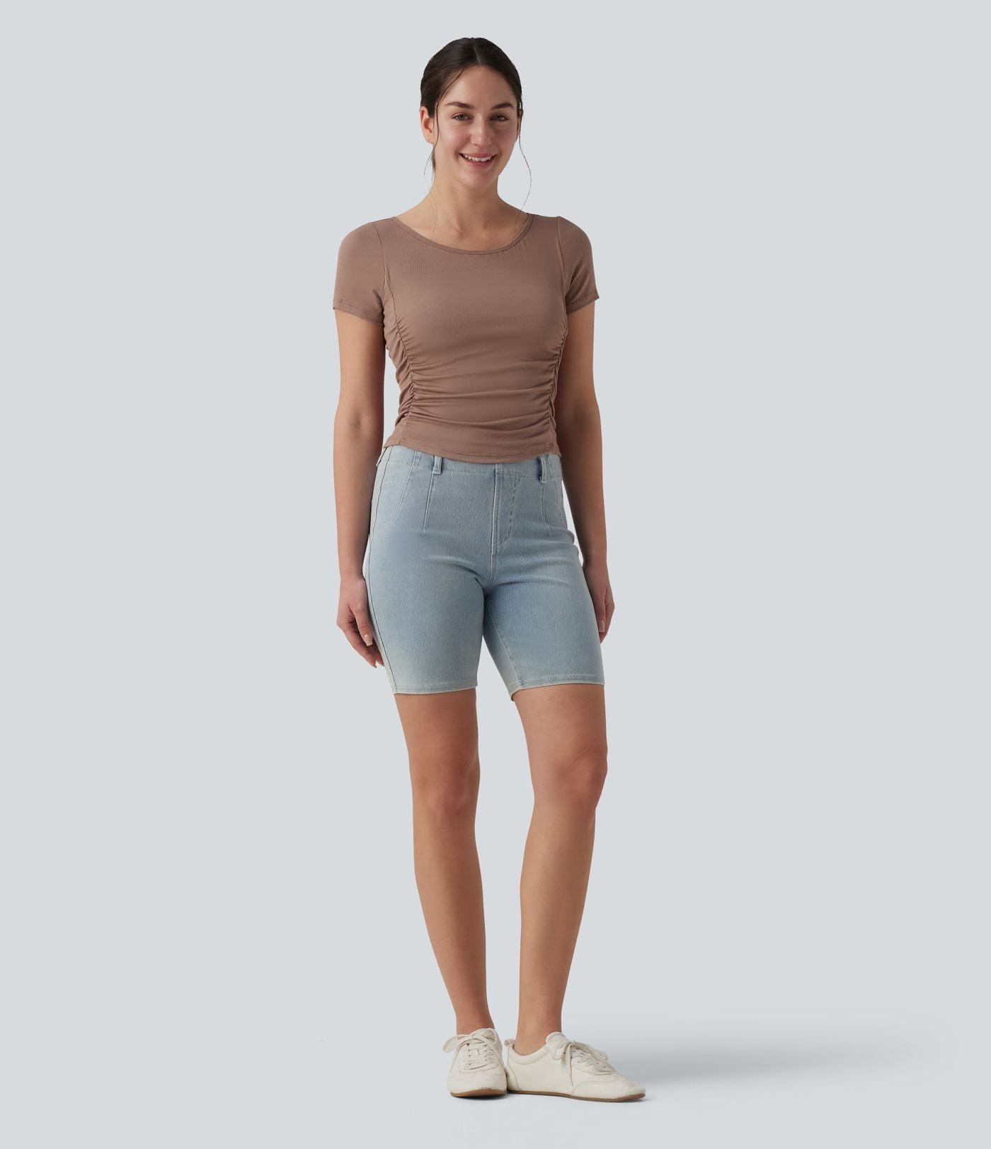 T-shirt casual ajusté côtelé col bateau manches courtes avec fronces et brassière intégrée