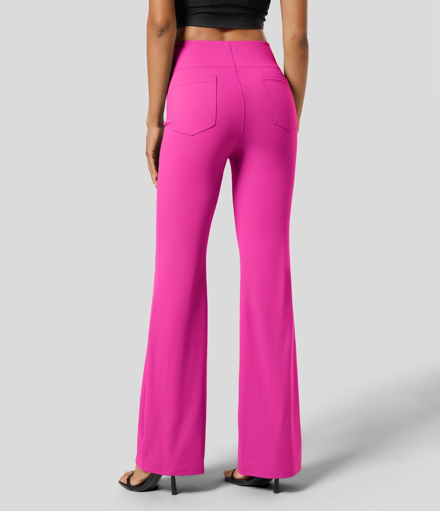 Pantalon tailleur légèrement évasé taille haute avec poches arrière Halara Flex™