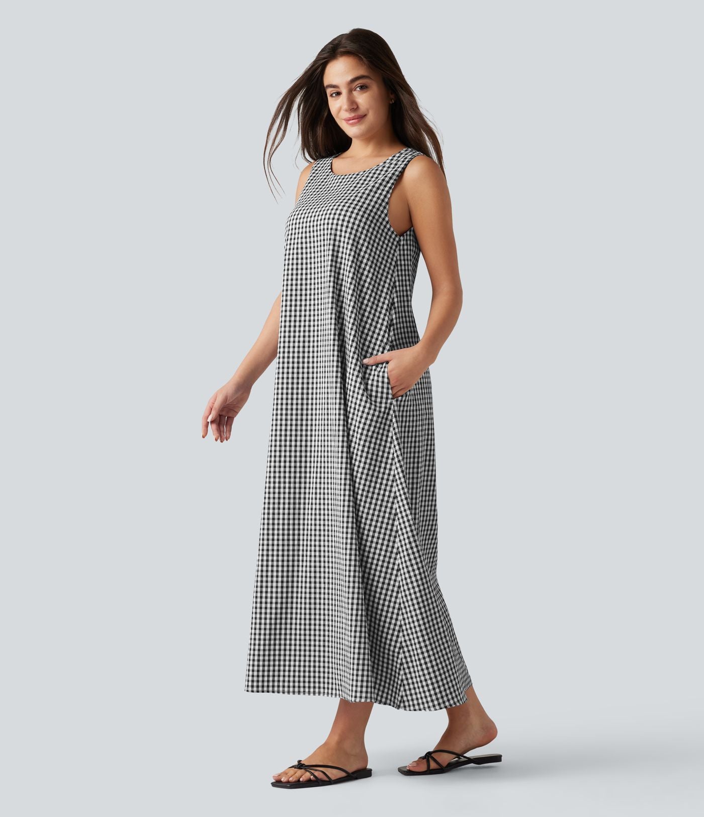 Robe débardeur midi décontractée à col rond sans manches avec soutien-gorge intégré en tissu froissé vichy avec poches