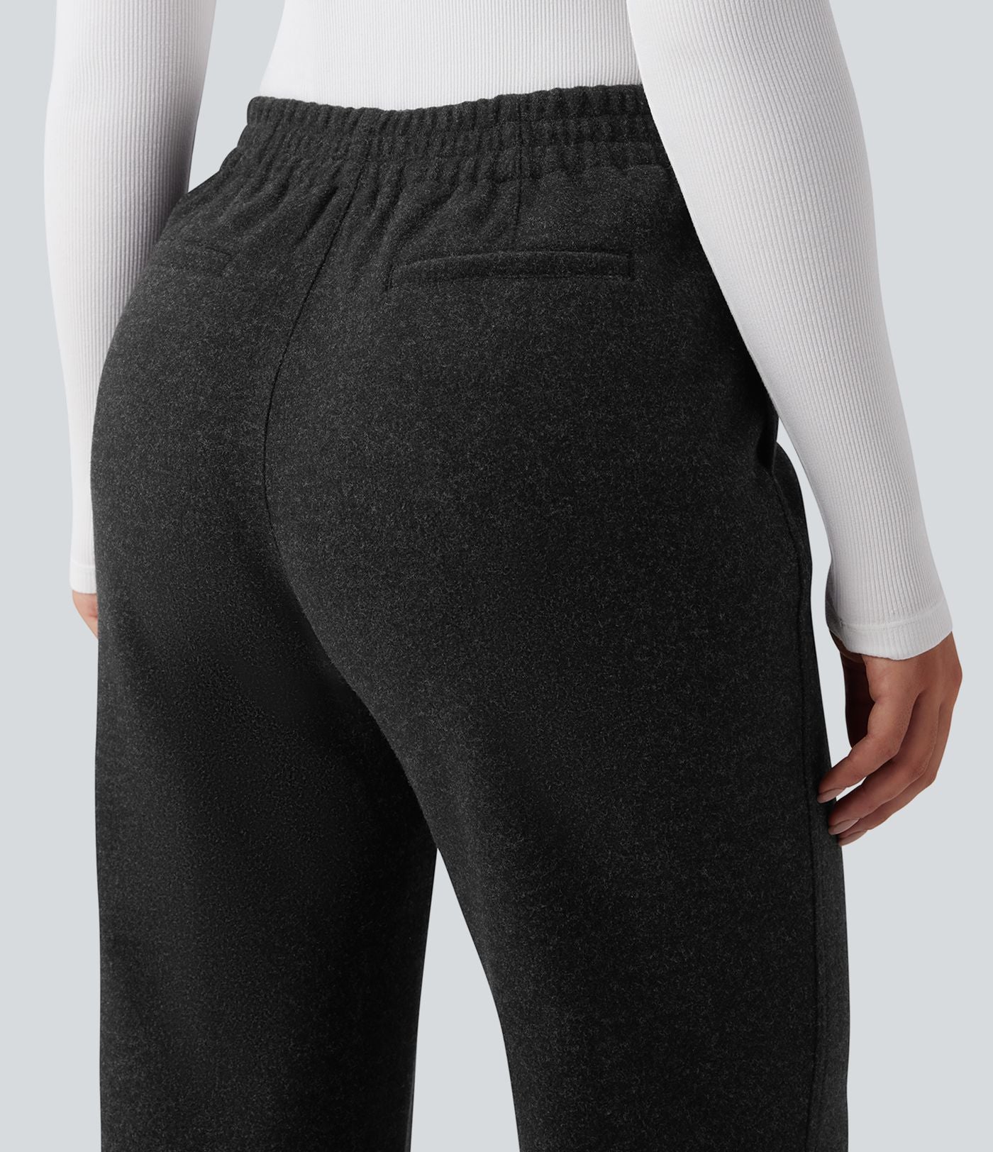 Pantalon tailleur coupe droite taille moyenne avec poches