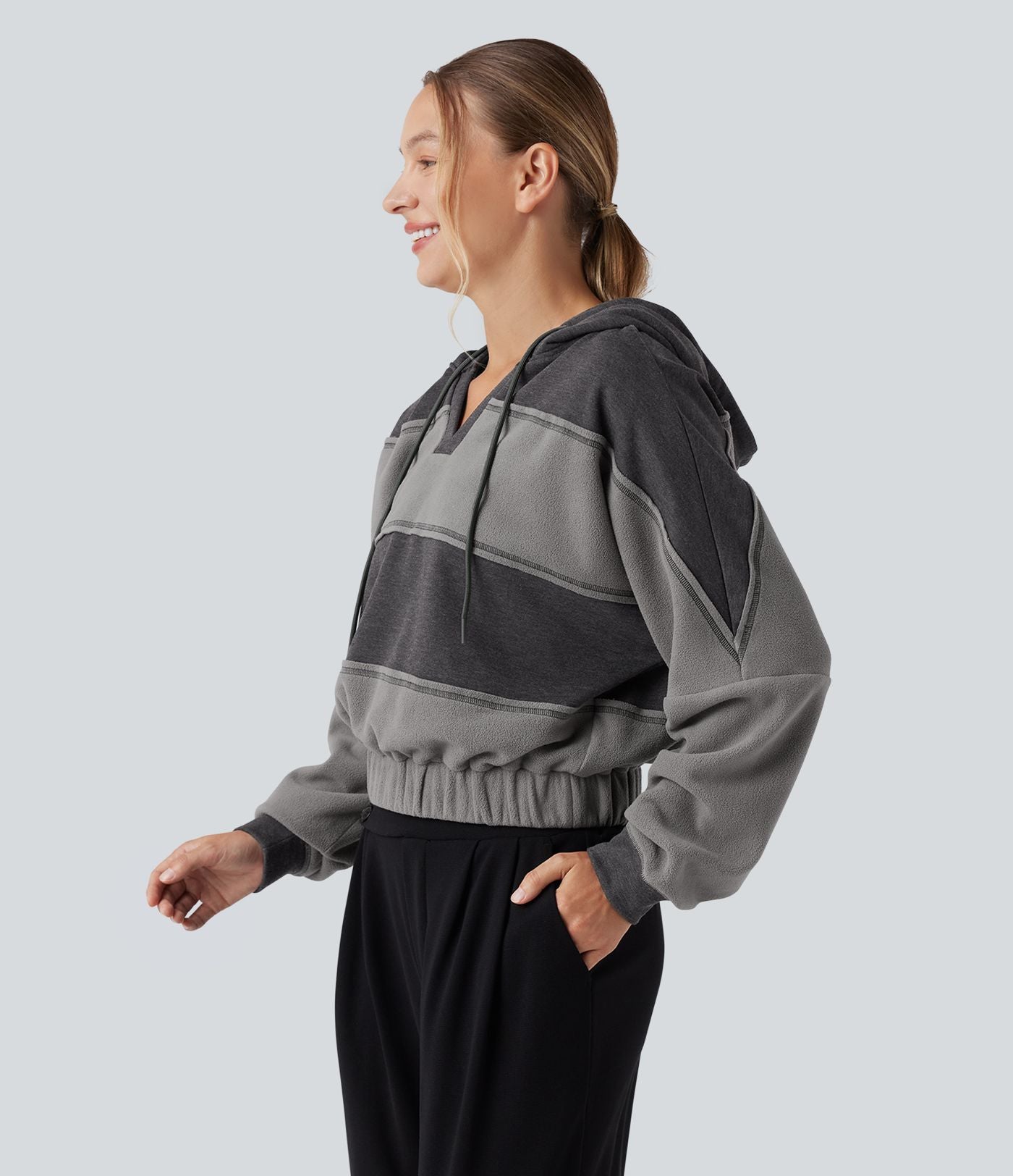 Sweat-shirt de sport patchwork à capuche avec cordon de serrage et manches longues