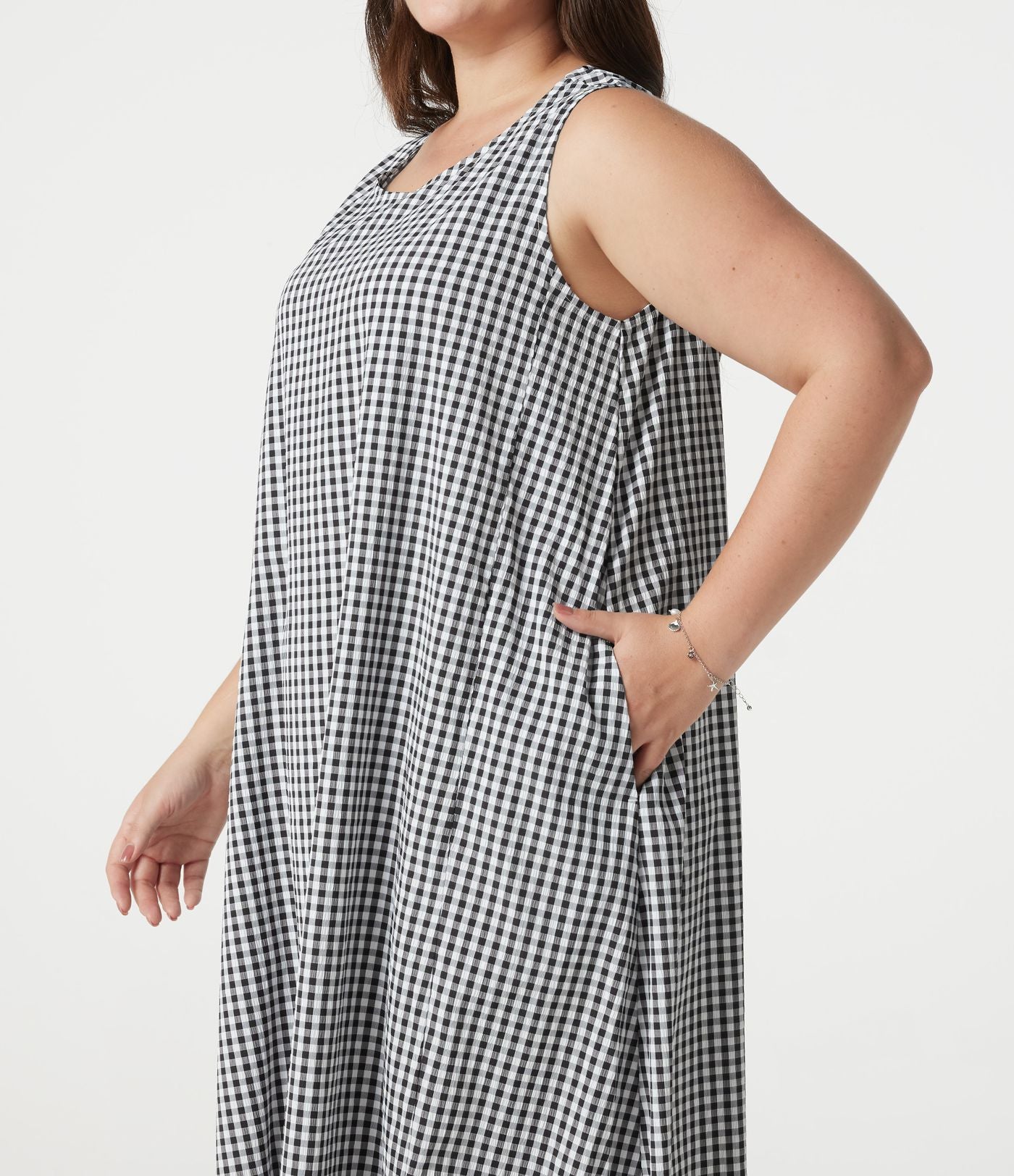 Robe débardeur midi sans manches col rond en vichy froissé grande taille à poches