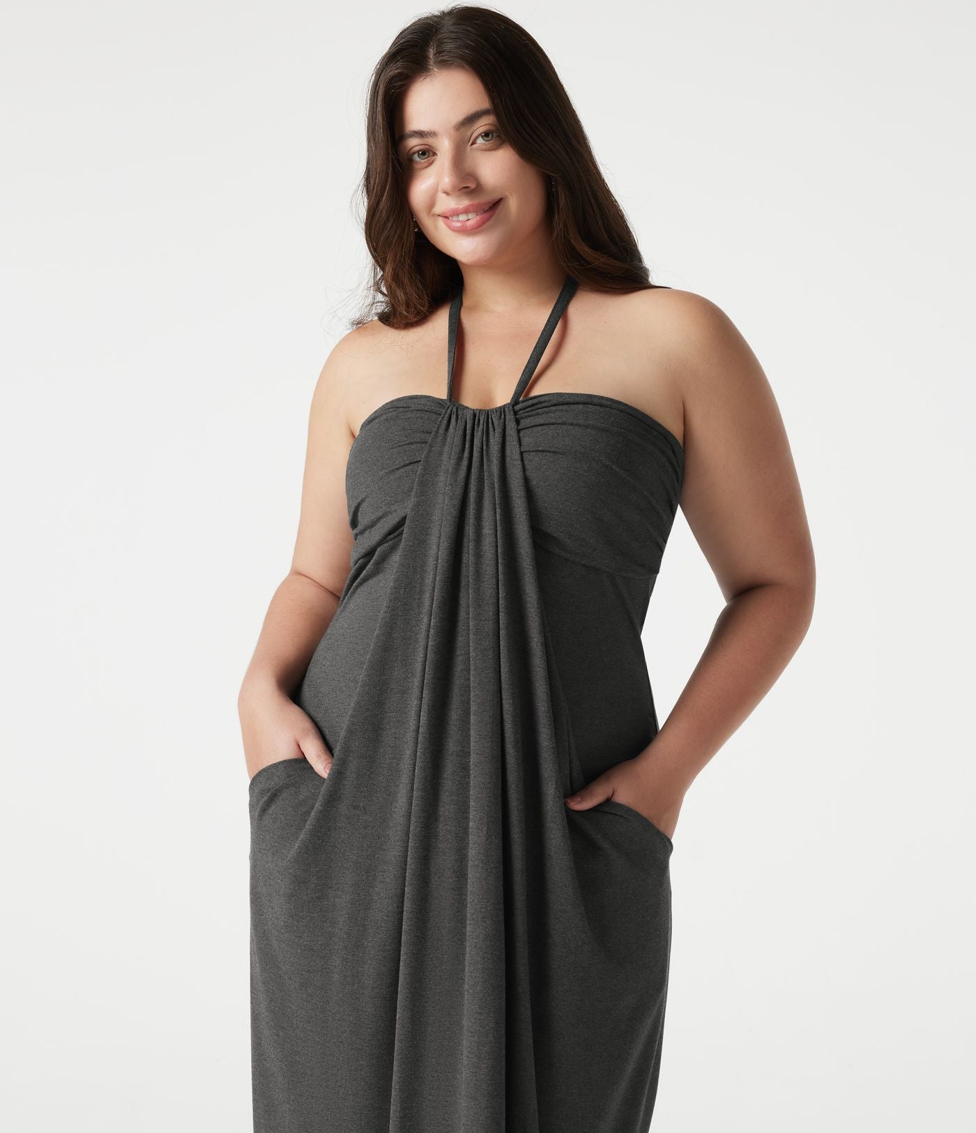 Robe maxi grande taille col halter dos nu avec lien au dos et poches