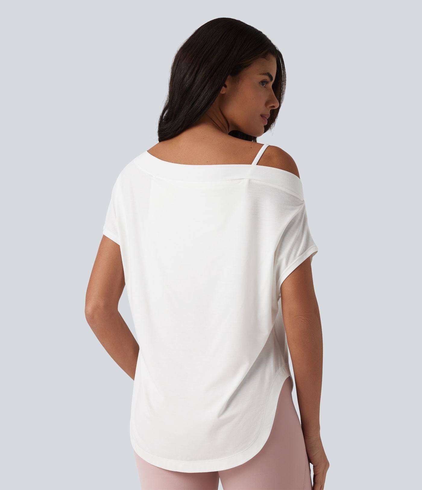Top de yoga à une épaule, manches courtes, ourlet asymétrique et soutien-gorge intégré à séchage rapide