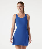 Robe sport de tennis mini SoftlyZero™ sans manches avec dentelle contrastée torsadée, brassière intégrée et poches - Easy Peasy - UPF50+