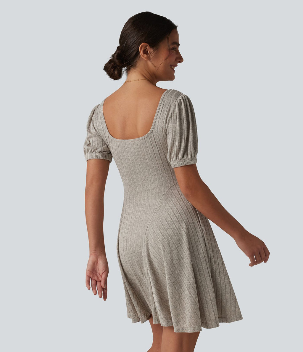 Mini robe décontractée évasée en maille côtelée à col carré et manches courtes bouffantes avec poches