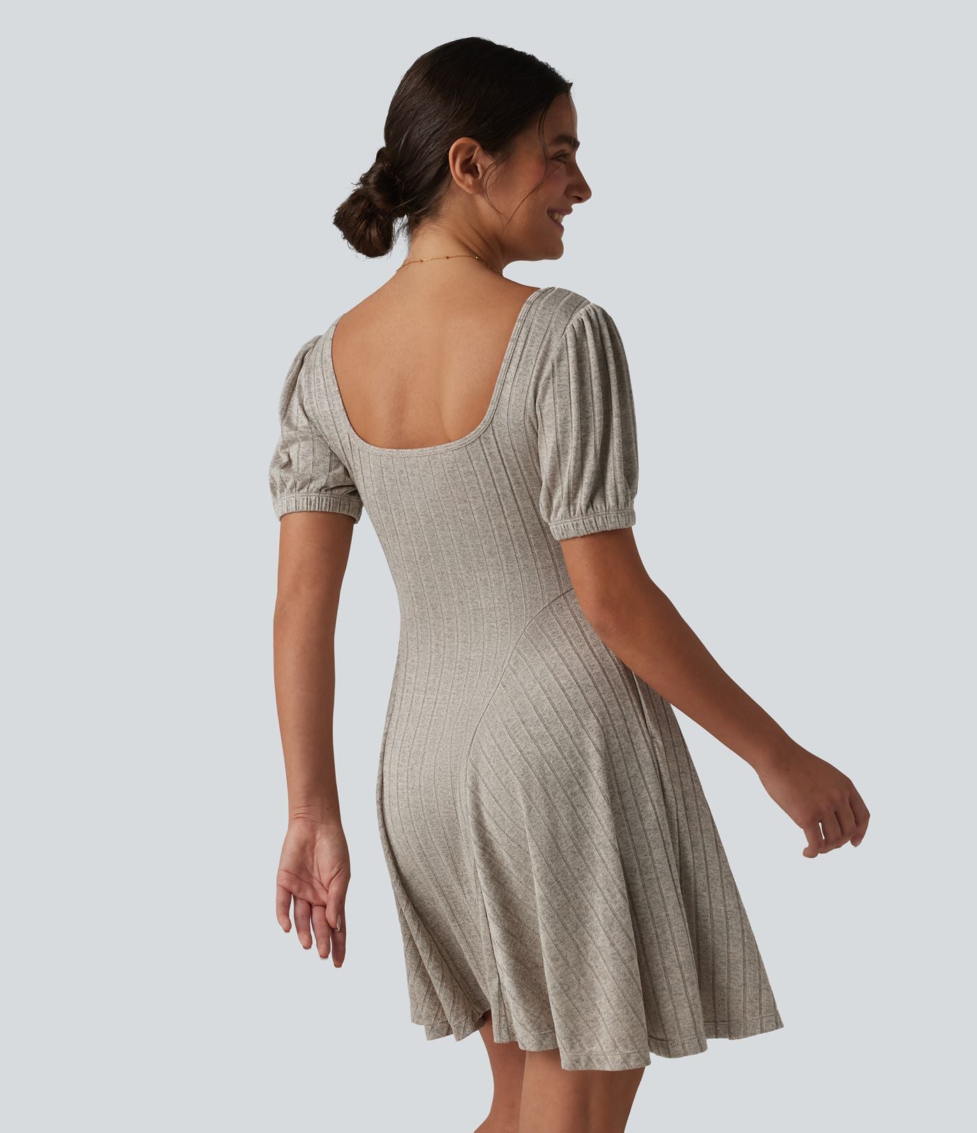 Mini robe décontractée évasée en maille côtelée à col carré et manches courtes bouffantes avec poches