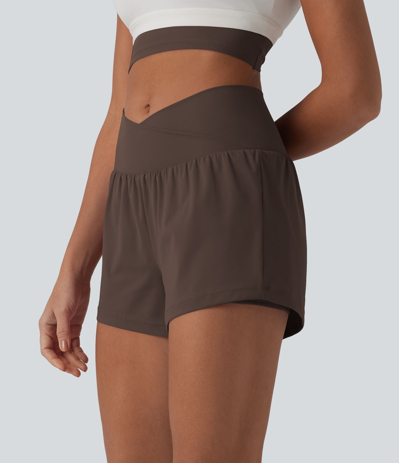 Short de yoga 2-en-1 SoftlyZero™ Airy croisé taille haute 7,5 cm effet frais InstantCool avec poches
