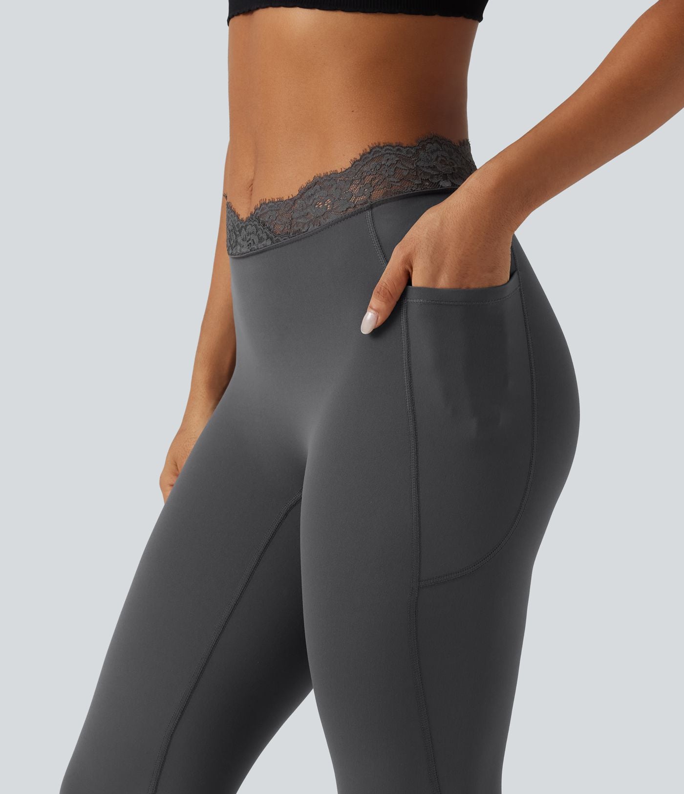 Halara UltraSculpt™ Legging évasé de yoga taille haute en V avec dentelle contrastée et poches