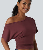 T-shirt casual asymétrique une épaule froncé à manches courtes avec soutien-gorge intégré