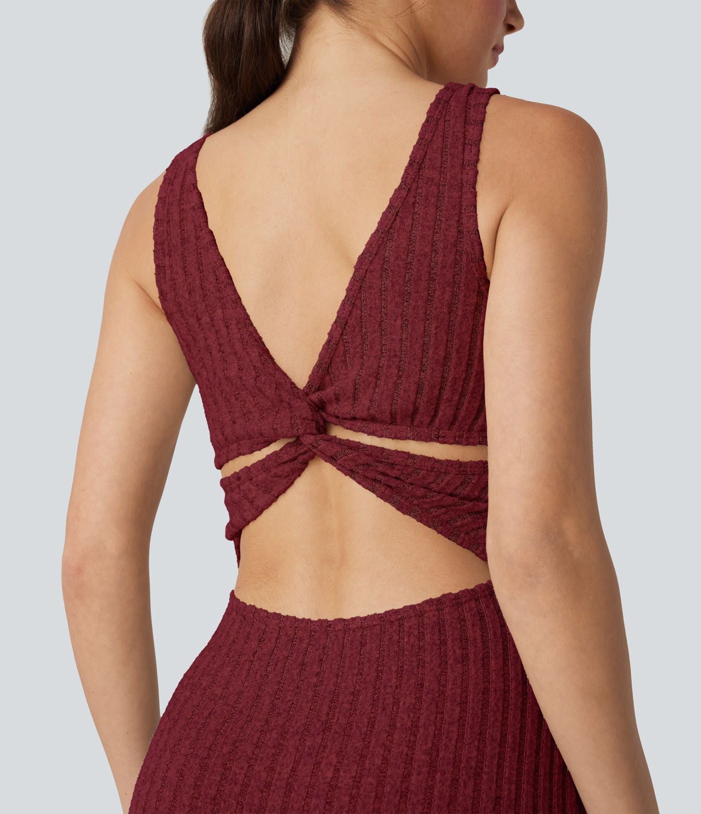 Robe longue moulante décontractée maille côtelée col carré sans manches dos torsadé avec fente