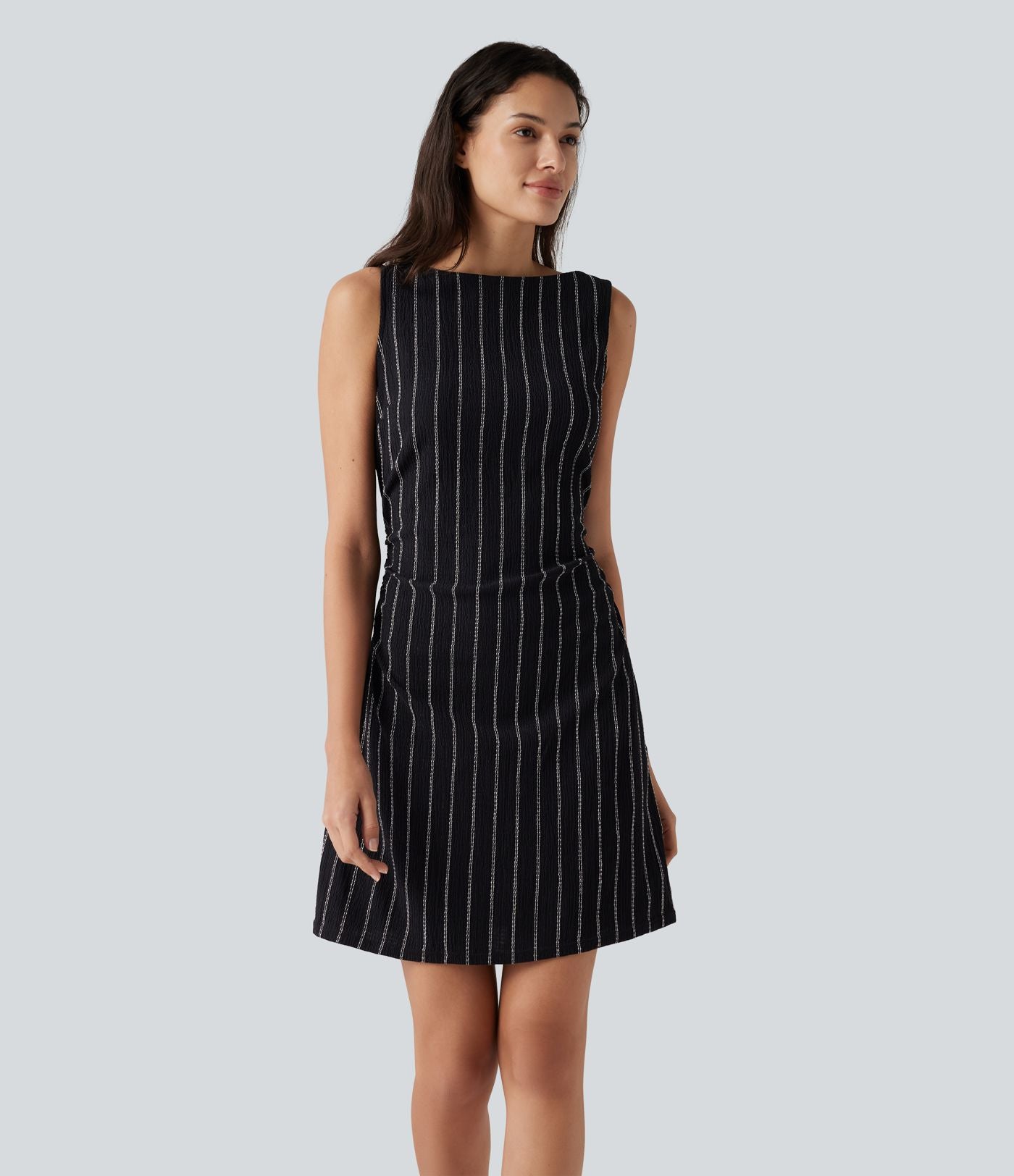 Robe casual mini rayée sans manches à col bateau avec poches