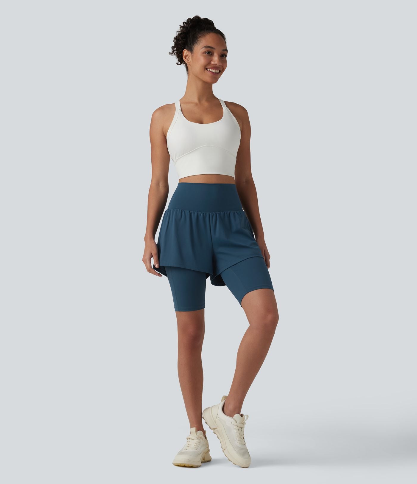 Short de yoga 2-en-1 SoftlyZero™ Airy effet frais InstantCool taille ultra-haute 22,8 cm avec poches