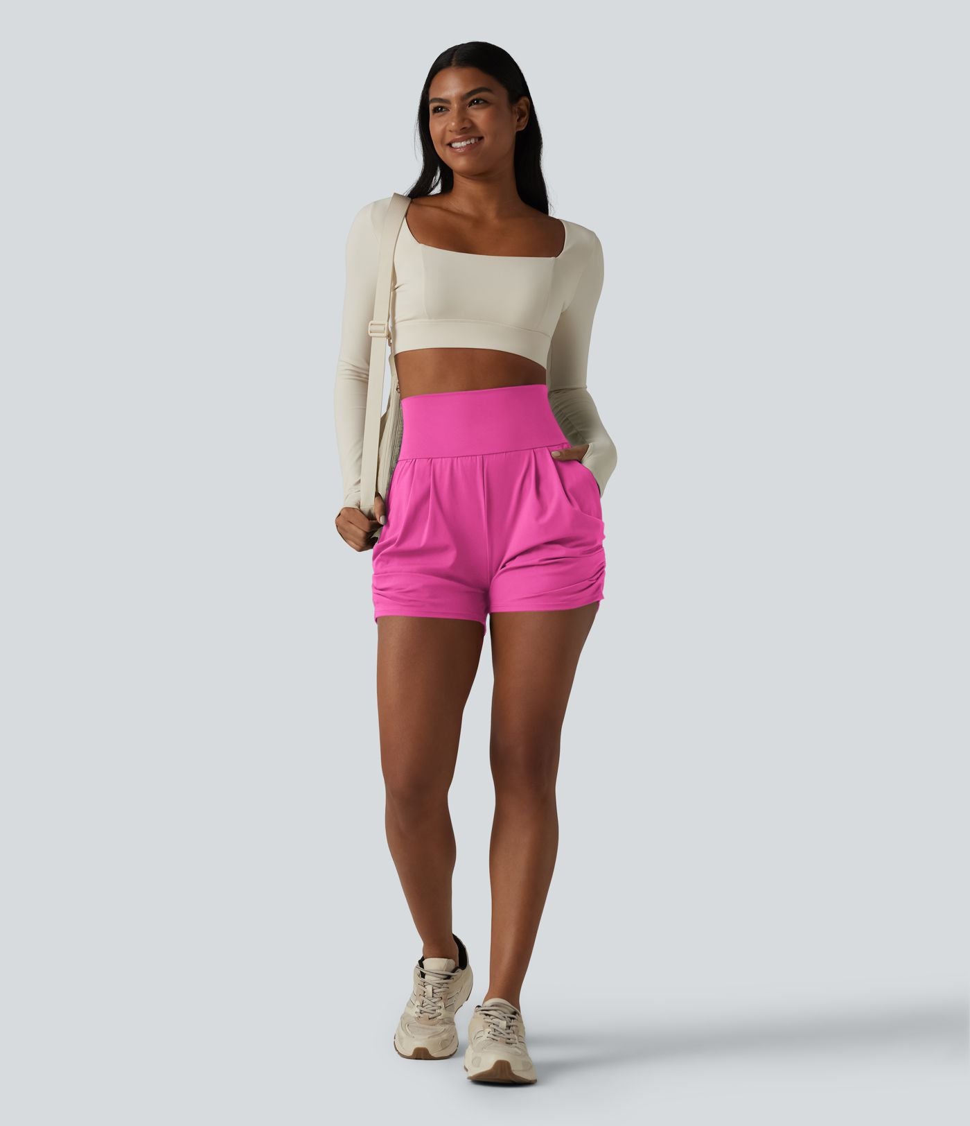 Short de yoga SoftlyZero™ Airy taille haute froncé effet frais InstantCool 7,5 cm avec poches