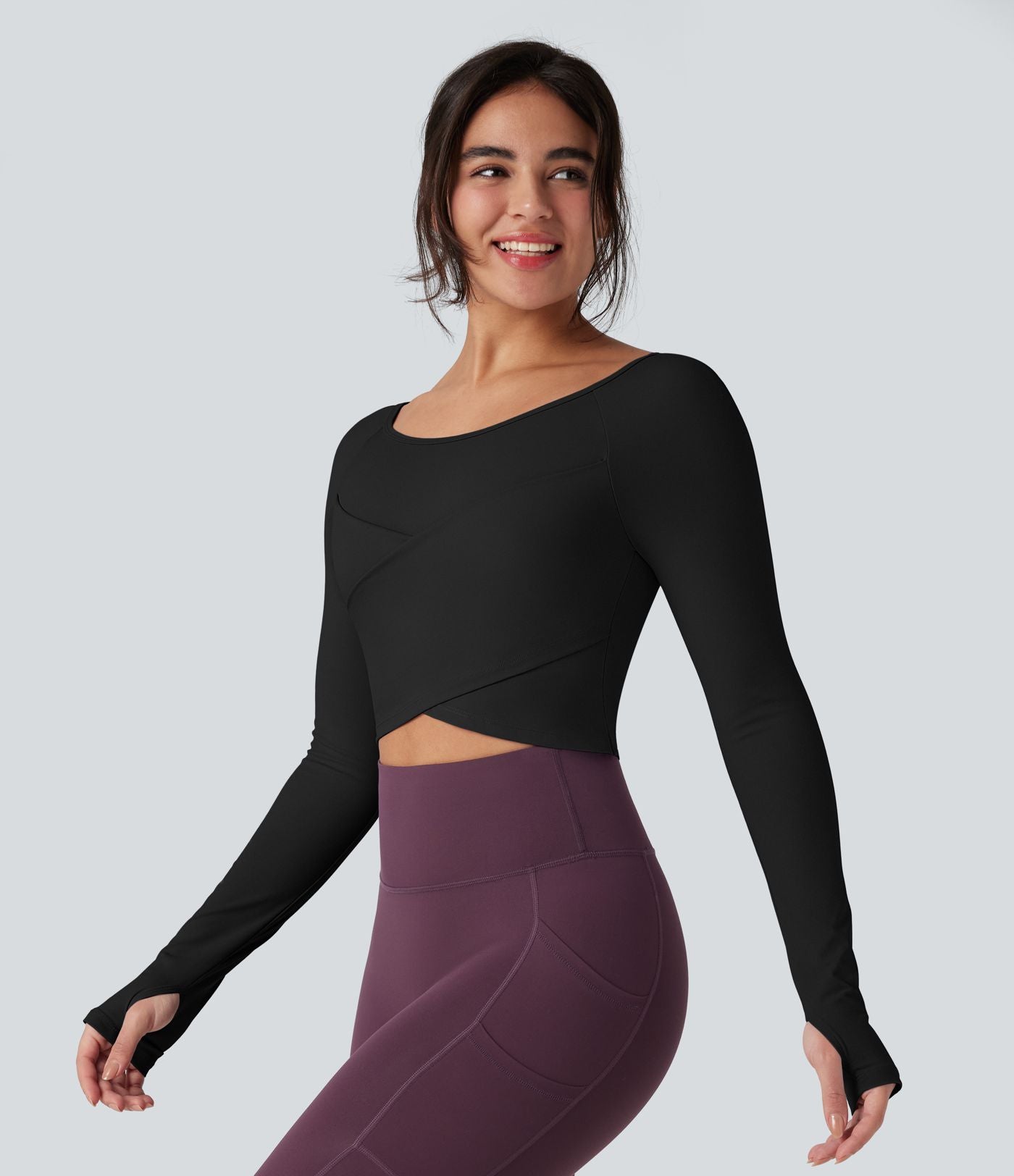 Top de sport yoga SoftlyZero™ Plush col rond ourlet croisé manches longues avec trous pouces