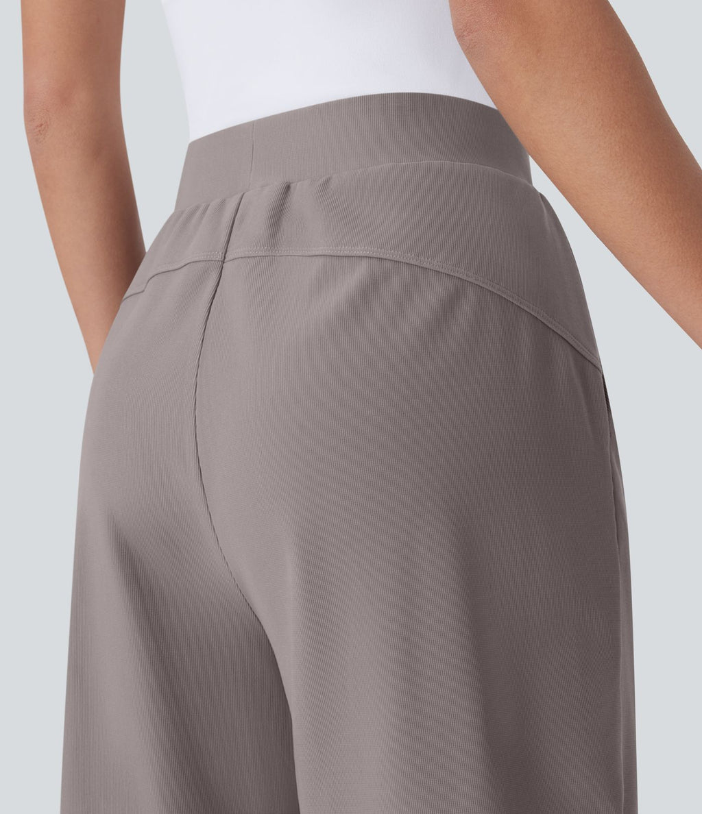 Short Bermuda Tailleur Fluide sculptant taille haute en maille gaufrée avec poches latérales