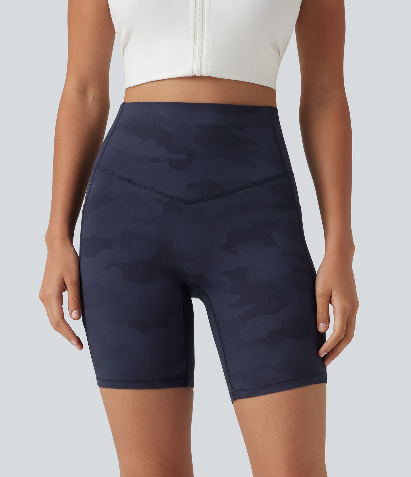 Short cycliste d'entraînement gainant taille haute UltraSculpt™ à imprimé camouflage 17,5 cm avec poches