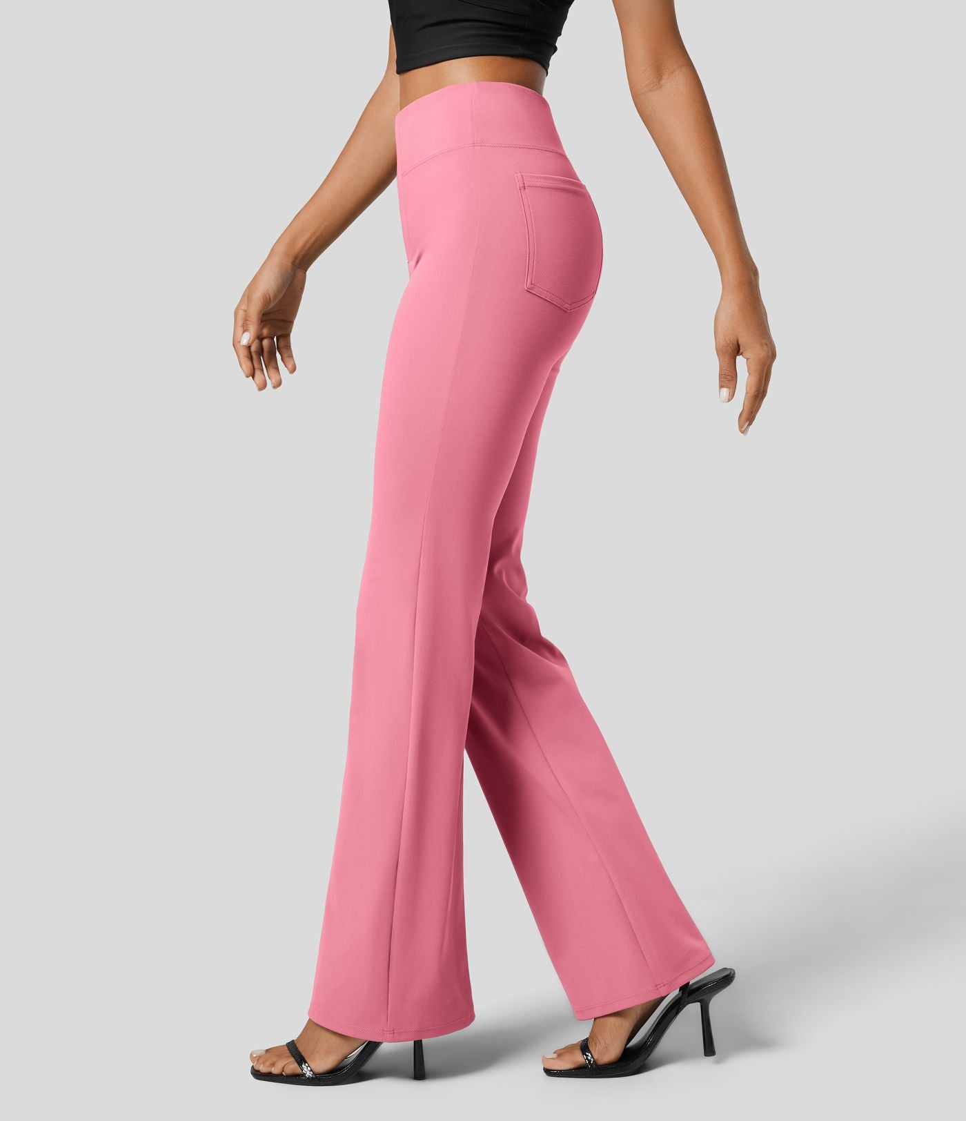 Pantalon tailleur légèrement évasé taille haute avec poches arrière Halara Flex™