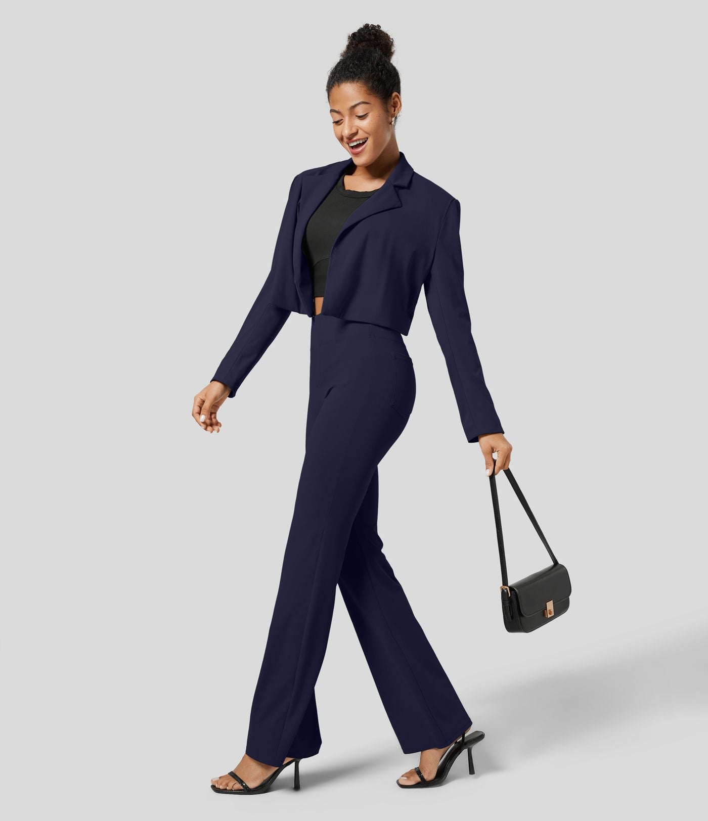 Pantalon tailleur légèrement évasé taille haute avec poches arrière Halara Flex™