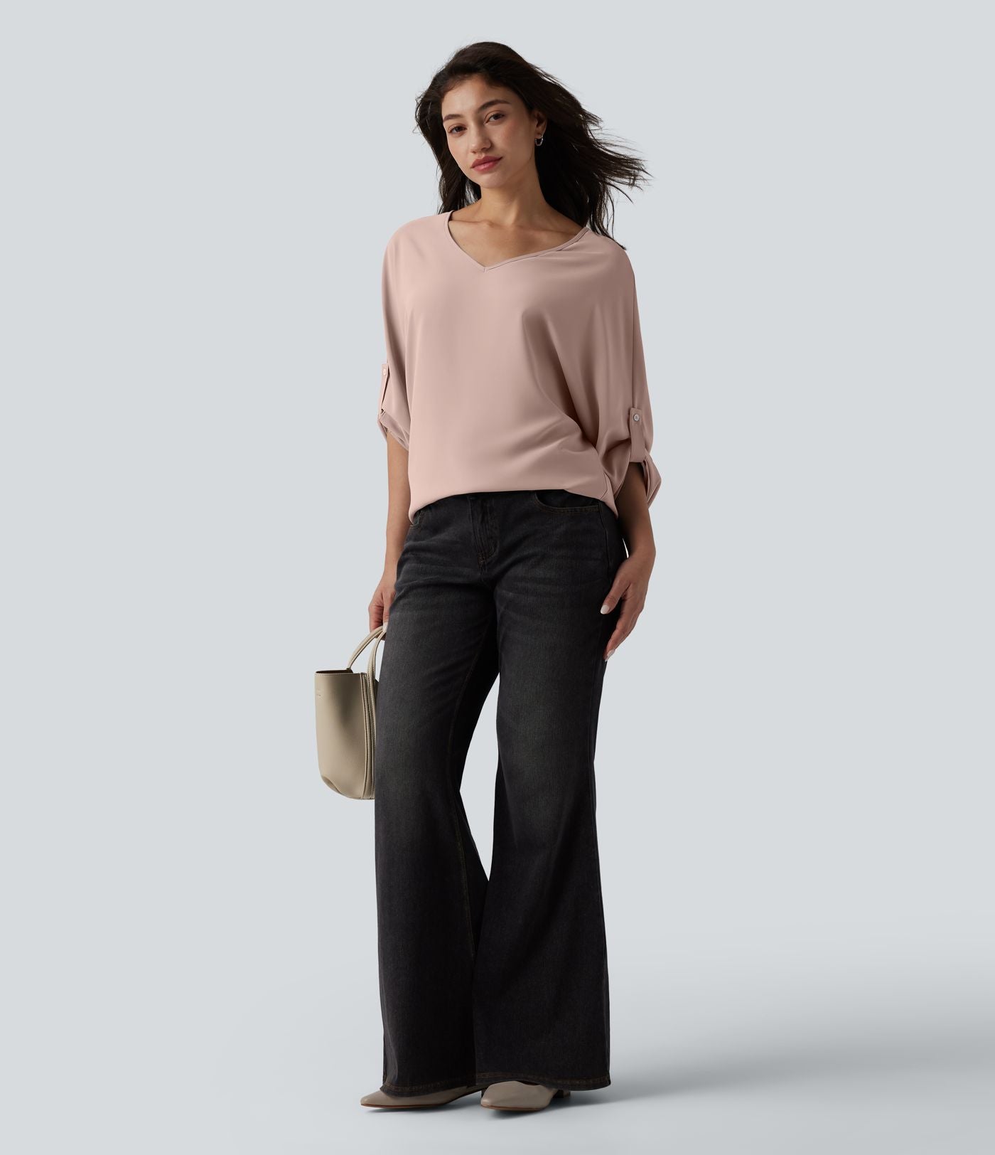 Blouse esprit bureau défroissage facile, col V et manches longues