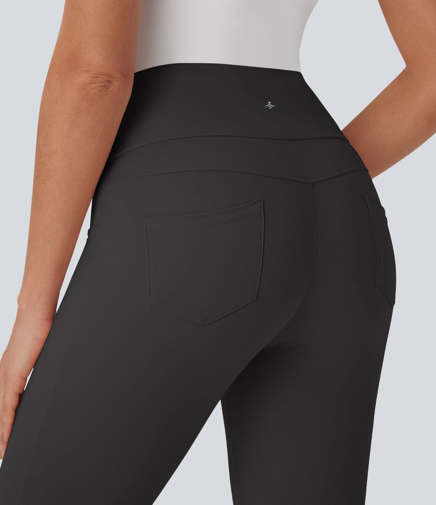 Pantalon corsaire décontracté taille moyenne à laçage avec poches arrière