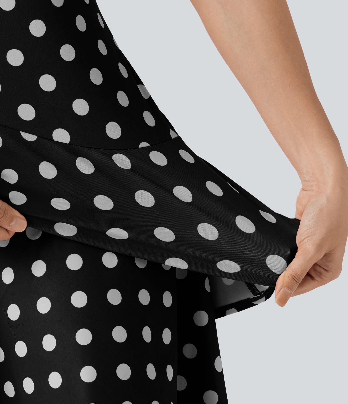 Robe mini casual à pois col rond sans manches ourlet à volants superposés