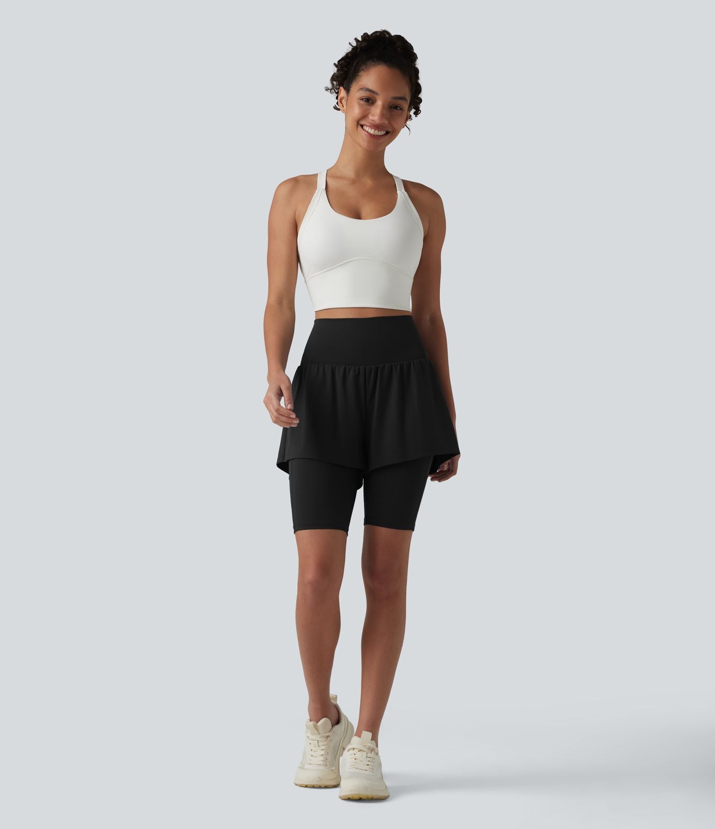 Short de yoga 2-en-1 SoftlyZero™ Airy effet frais InstantCool taille ultra-haute 22,8 cm avec poches