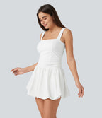 Robe sport 2-en-1 mini bulle sans manches à col carré et soutien-gorge intégré avec poches - Édition Easy Peasy