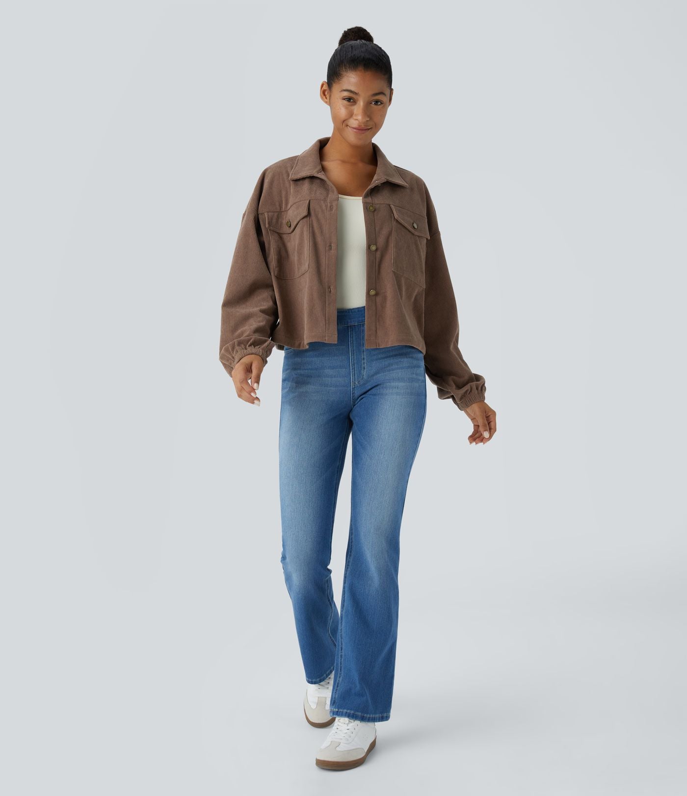 Veste décontractée en velours côtelé à col, boutonnage, manches longues et poches poitrine