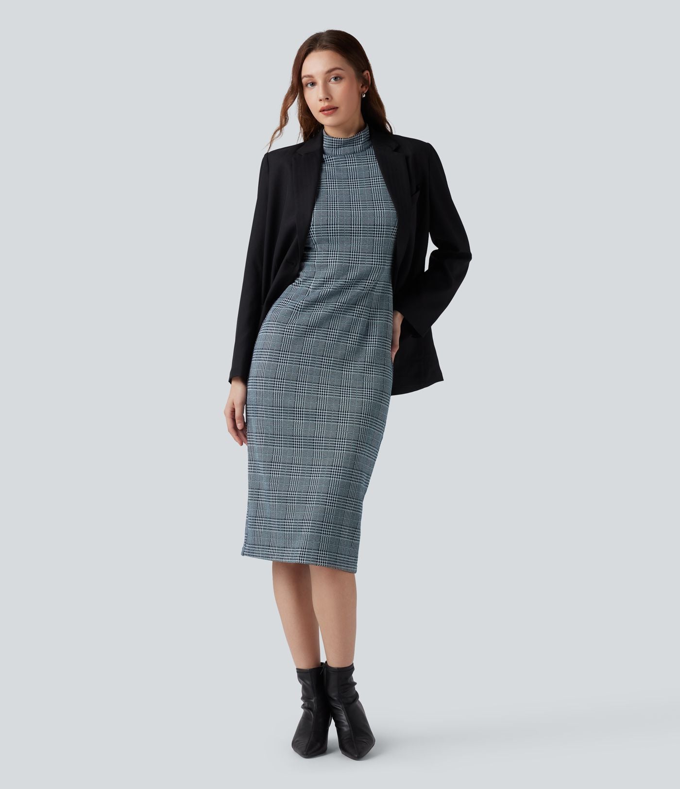 Robe de travail midi moulante sans manches col montant pied-de-poule à carreaux