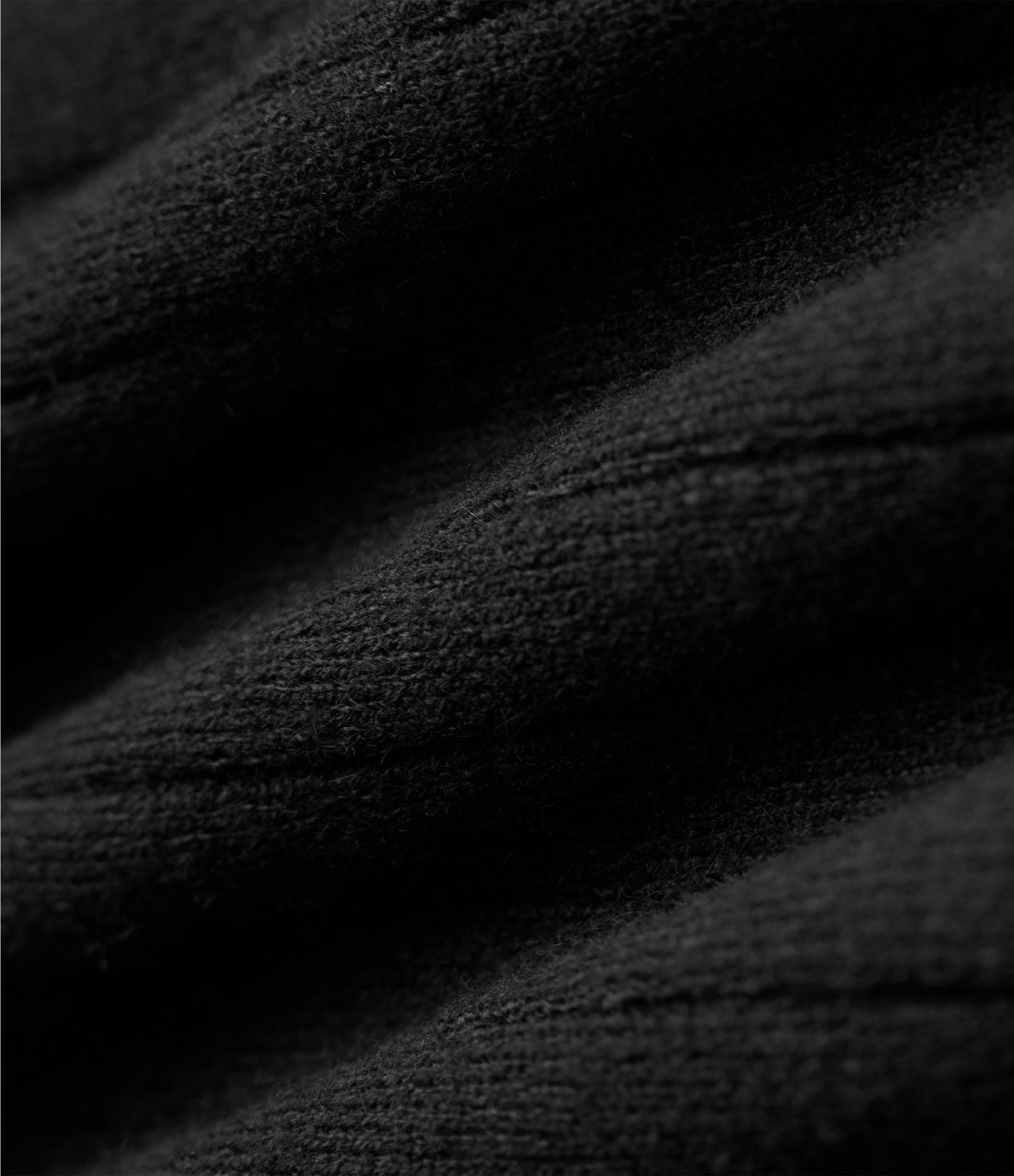 Pull court col montant manches longues