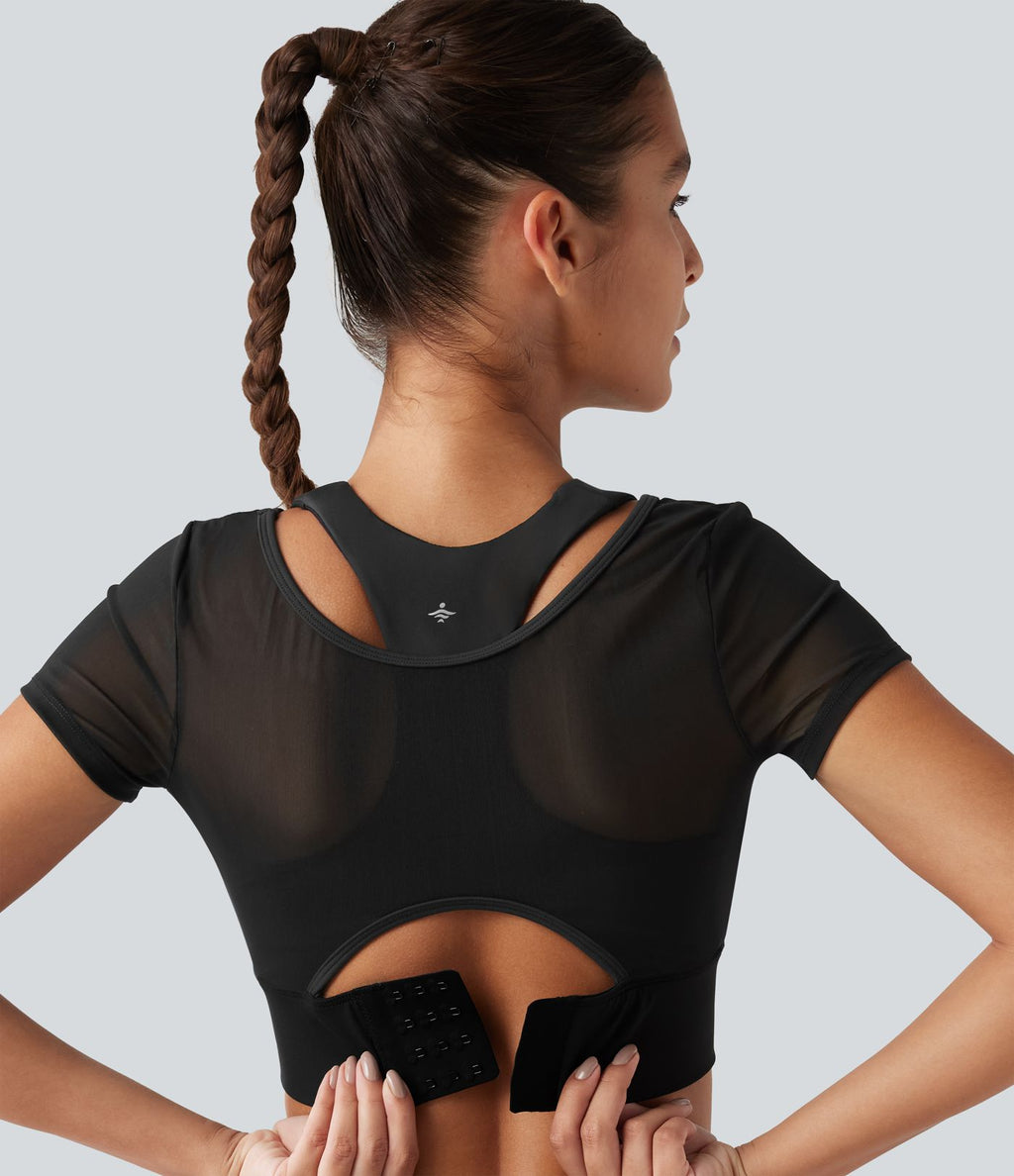 Crop top de running effet frais InstantCool à séchage rapide avec encolure bateau, mesh contrasté, manches courtes, coussinets amovibles et protection solaire UPF50+