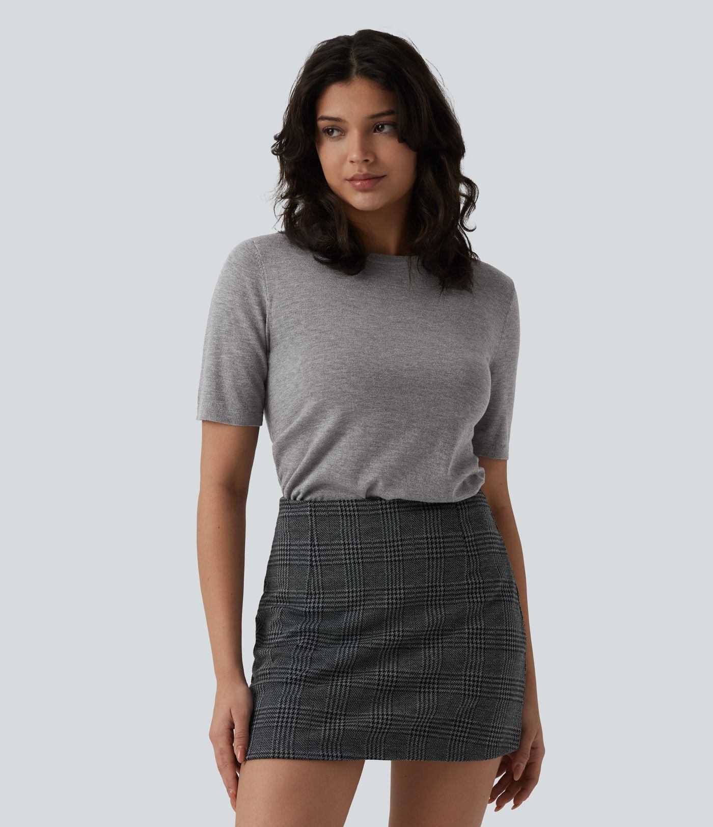 Pull tailleur ajusté col rond manches courtes mélange soie-laine