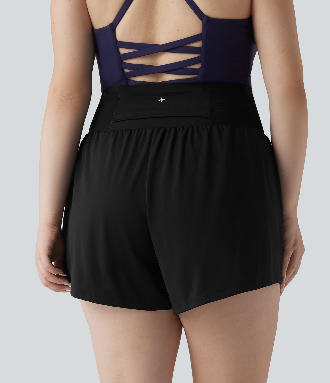 Short de yoga grande taille SoftlyZero™ Airy, gainant et respirant, 2-en-1, à effet frais InstantCool, avec poches