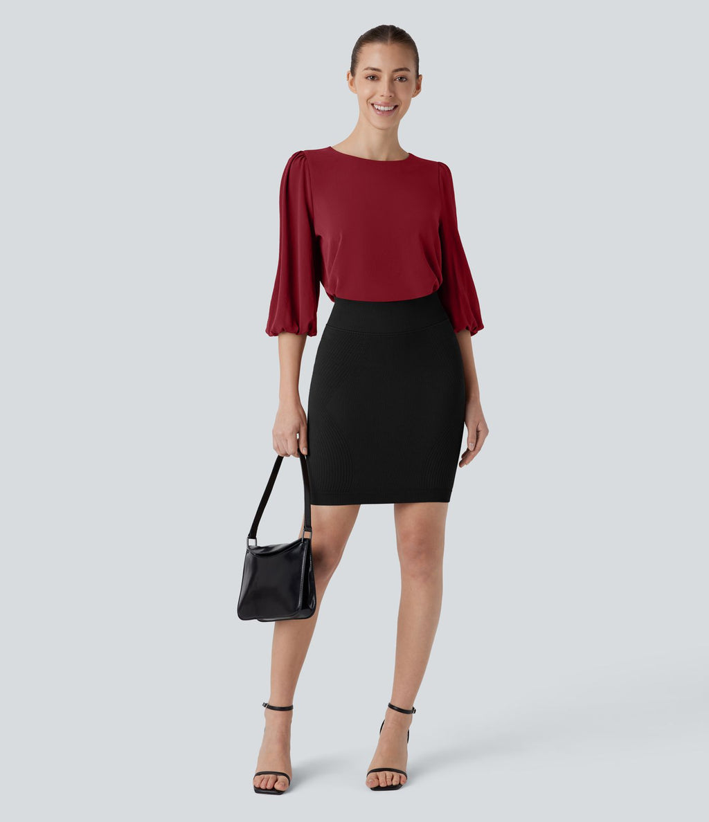 Blouse de travail col bateau avec manches évêque et dos ajouré