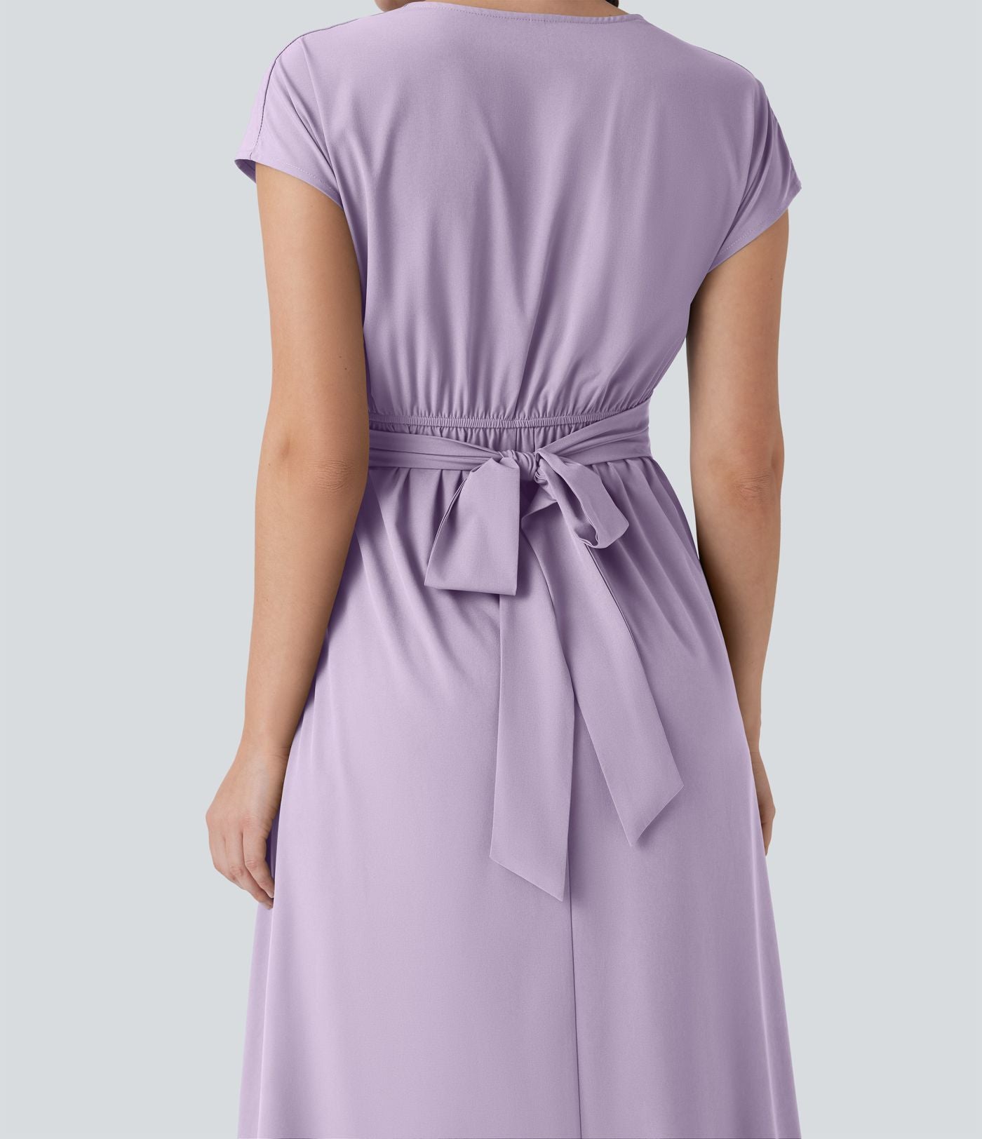 Robe midi Breezeful™ col V manches courtes à liens dans le dos séchage rapide avec poches latérales