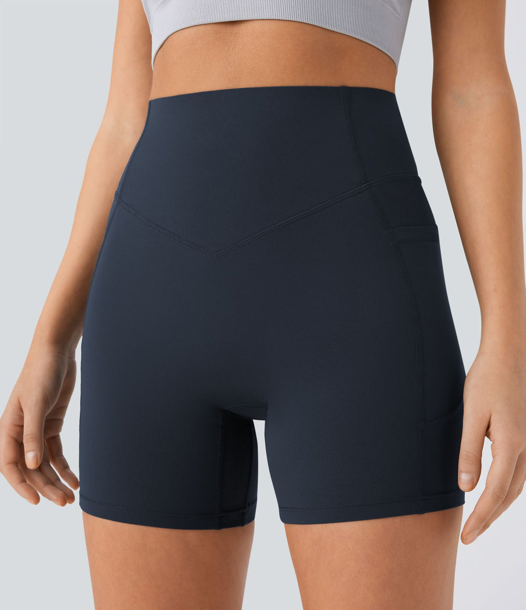 Short cycliste 12,5 cm d'entraînement gainant galbant taille haute avec effet scrunch et poches Halara UltraSculpt™