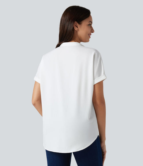 Blouse habillée en mousseline col V à manches courtes, ourlet arrondi et tissu infroissable
