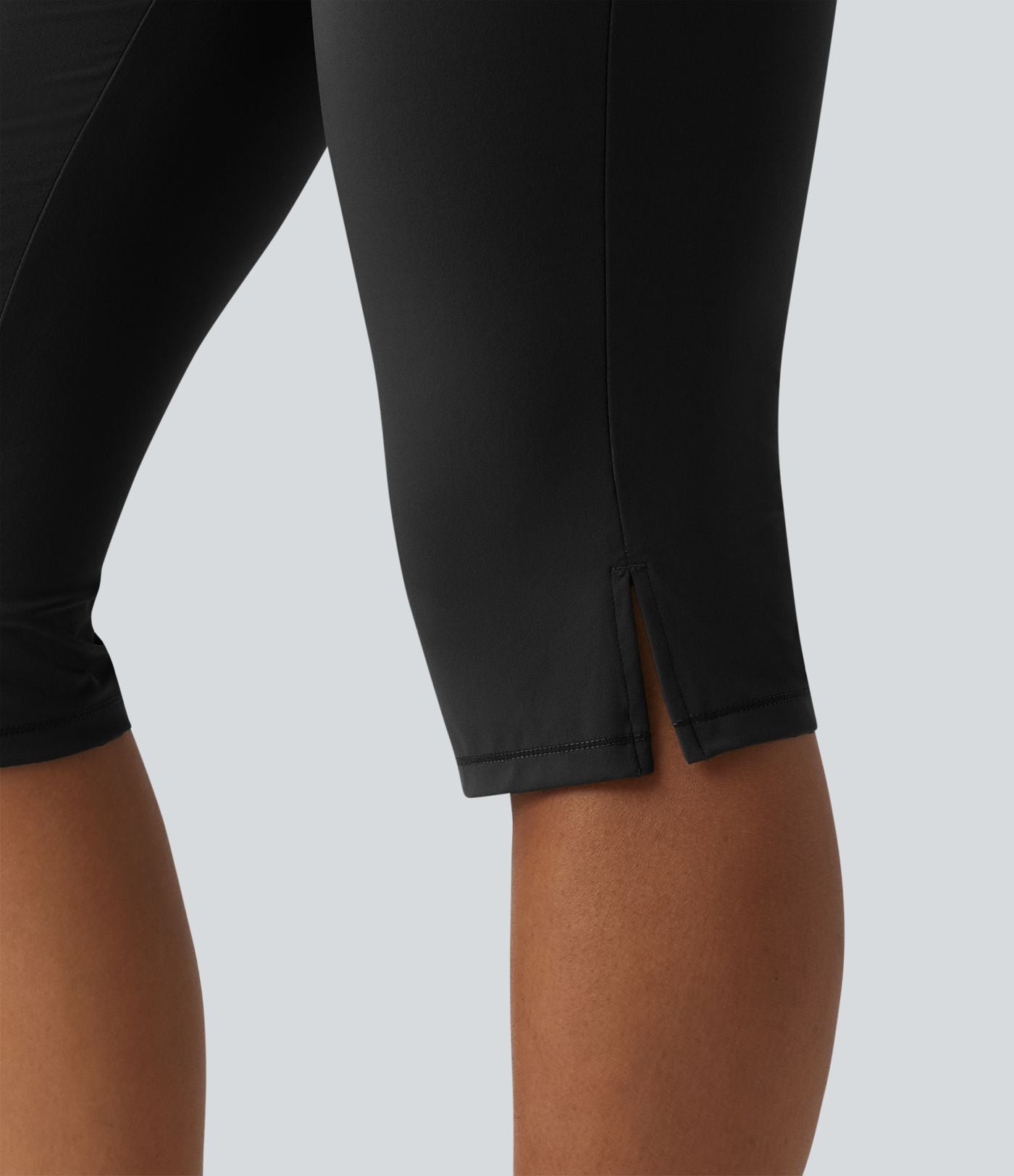 Pantalon yoga Halara UltraSculpt™ coupe corsaire effet ventre plat, taille haute, ourlet fendu avec poches