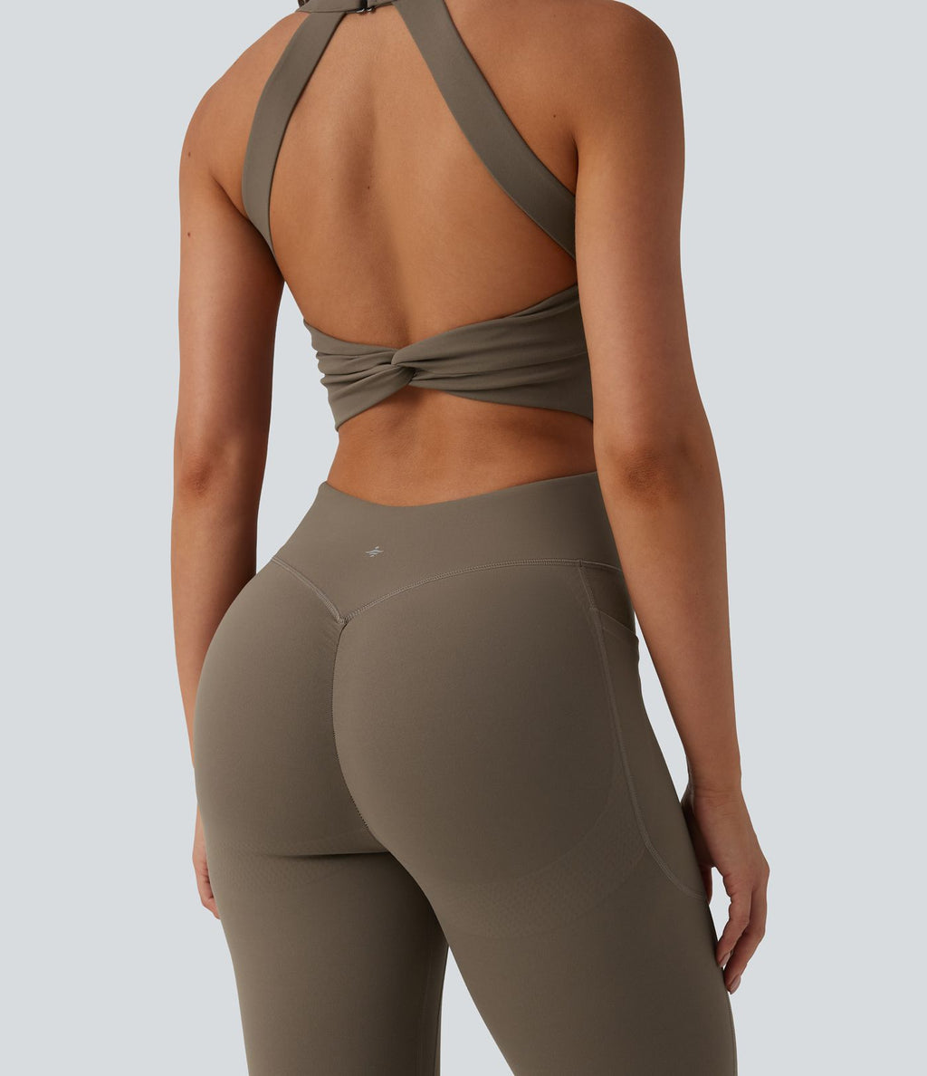 Combinaison de sport Halara UltraSculpt™ dos nu torsadé, effet ventre plat et fessier galbé, coupe bootcut, avec poches — Édition Easy Peasy