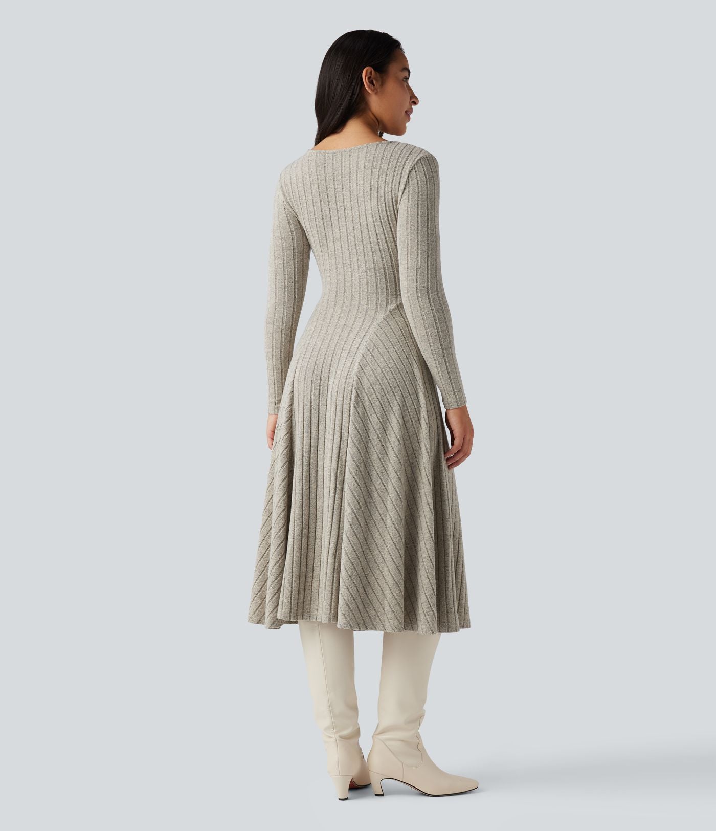 Robe mi-longue évasée maille côtelée à décolleté en V et manches longues