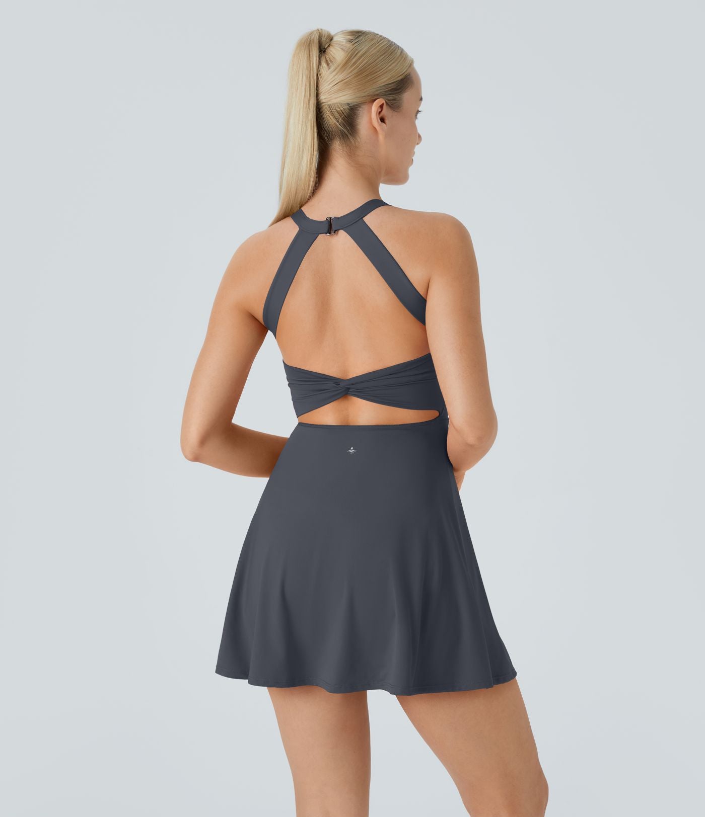 Robe de sport dos nu torsadée A-C