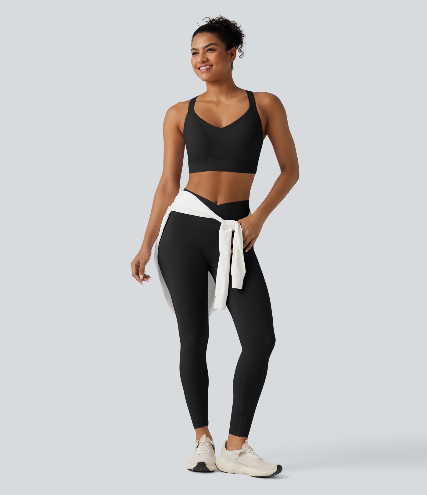 Haut brassière de sport Halara UltraSculpt™ maintien moyen col V, dos nu, bretelles croisées, coussinets amovibles, bonnets E à G